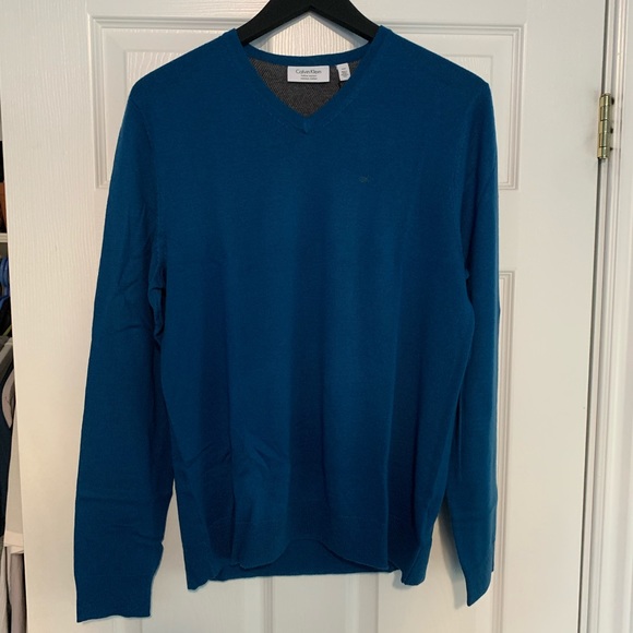 Calvin Klein Sweater - Picture 2 of 6